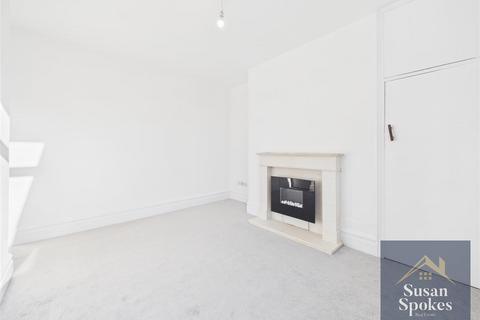 3 bedroom flat for sale, St. Marys Avenue, South Shields