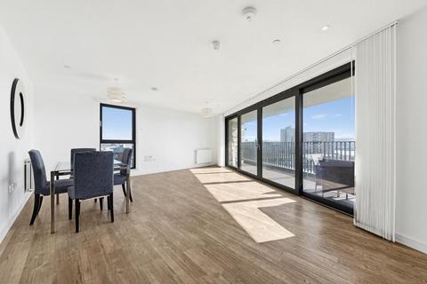3 bedroom apartment to rent, Kingfisher Heights, London, E16