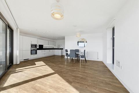 3 bedroom apartment to rent, Kingfisher Heights, London, E16