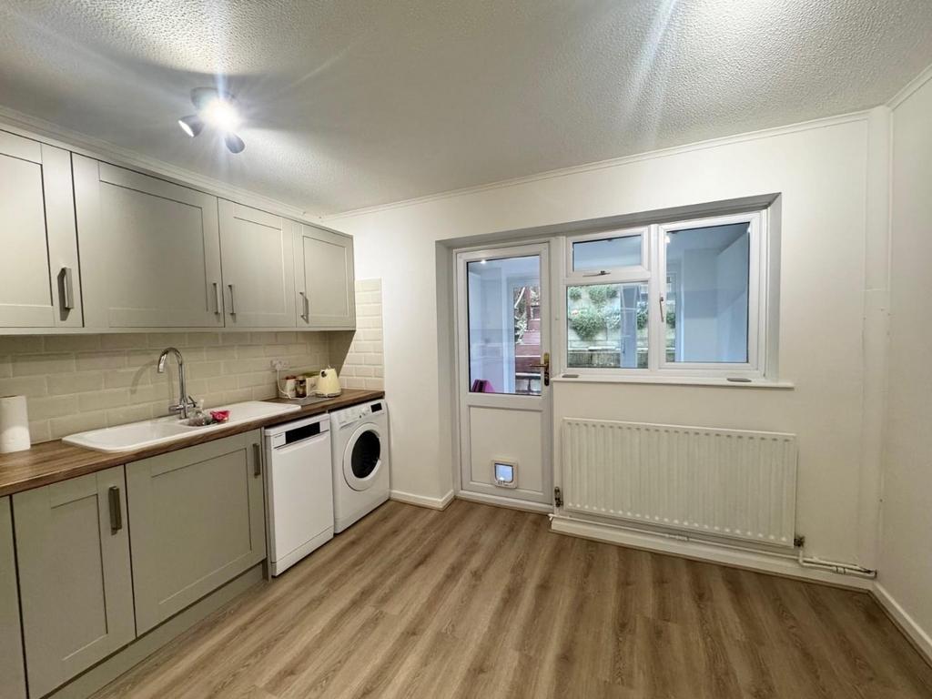Kitchen 1.jpg