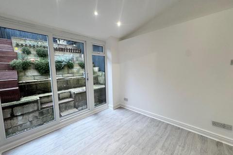 2 bedroom terraced house to rent, Chillington Close, Upper Halling, Rochester