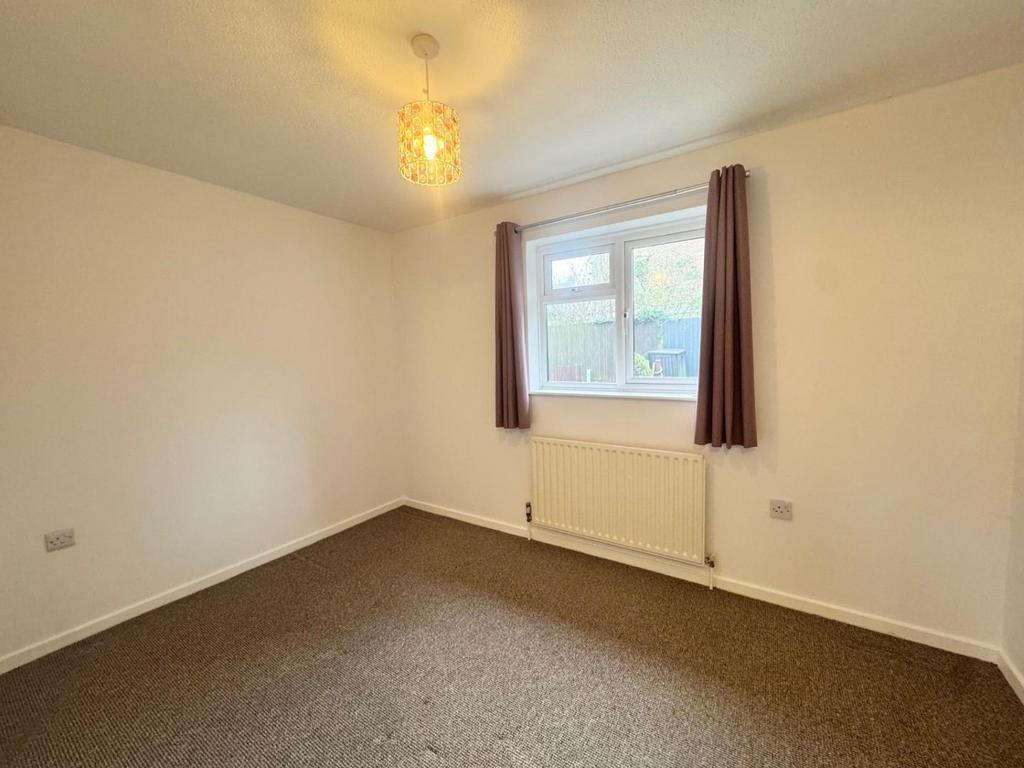 Back bedroom 1.jpg