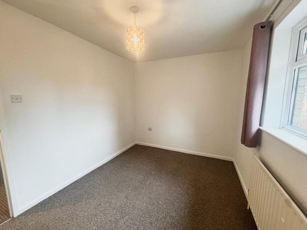 Back bedroom.jpg