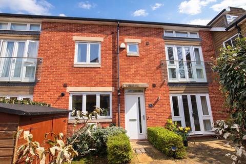 School Lane, Lymington, SO41