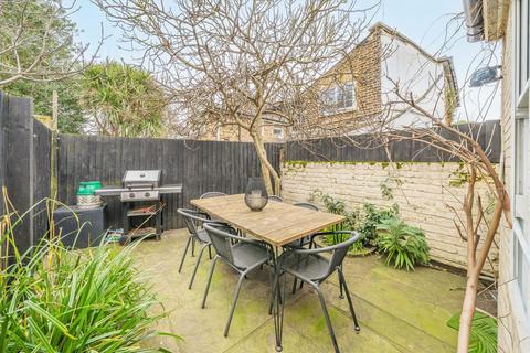 2 bedroom terraced house for sale, Staines Road, Twickenham TW2