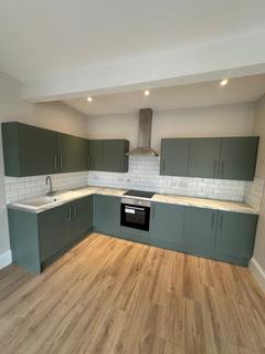 3 bedroom flat to rent, 3 Bedroom Flat – Brownlow Road, Bounds Green N11