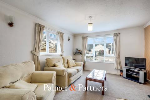 3 bedroom bungalow for sale, Redruth Close, Essex CM1