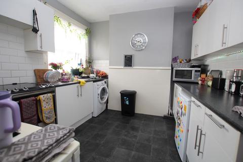 2 bedroom flat for sale, Station Road, Clacton-on-Sea