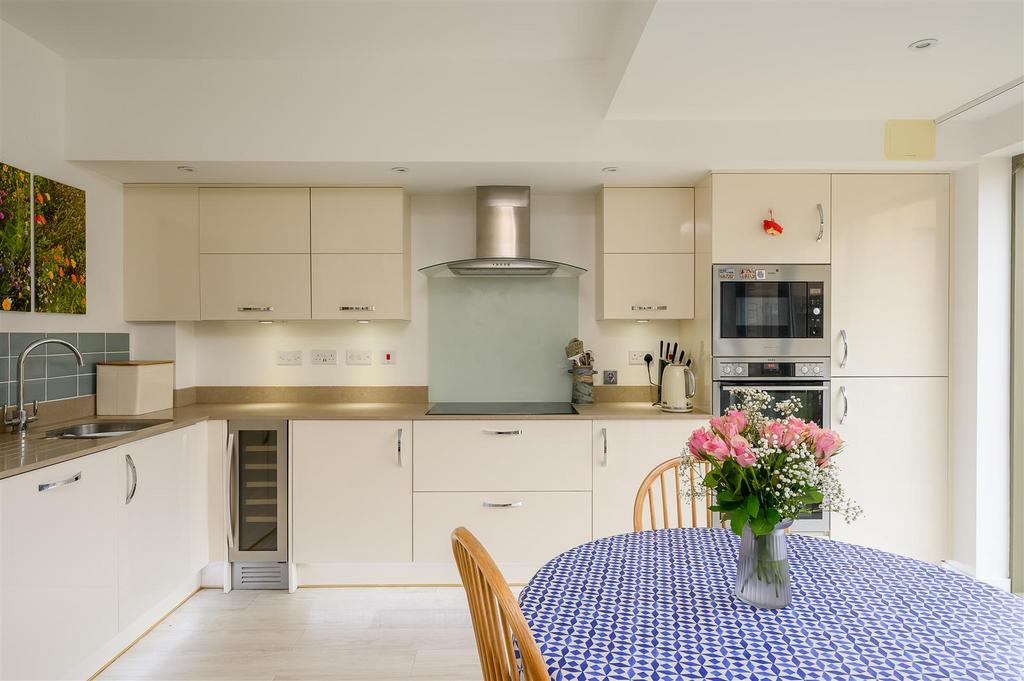 Kitchen dining area