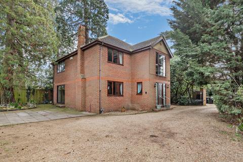 5 bedroom detached house for sale, Watling Street, Bletchley, Milton Keynes, MK1