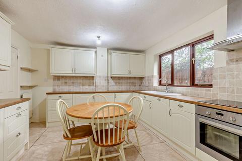 5 bedroom detached house for sale, Watling Street, Bletchley, Milton Keynes, MK1