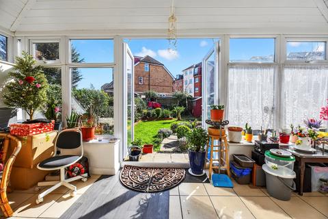3 bedroom end of terrace house for sale, Central Road, Morden