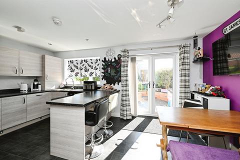 3 bedroom semi-detached house for sale, Orchard Crescent, King's Lynn