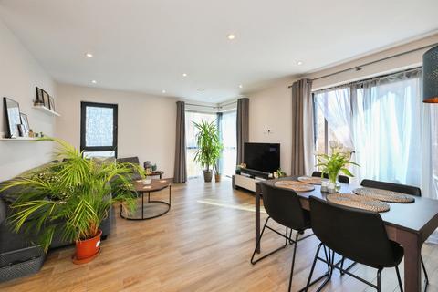 2 bedroom ground floor flat for sale, Groom Place, Welwyn Garden City