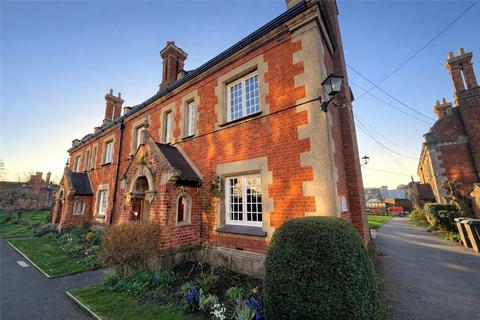 2 bedroom end of terrace house to rent, St. Johns North, High Street, Winchester, Hampshire, SO23