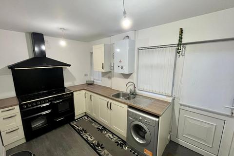 2 bedroom terraced house to rent, Sunningdale Road, Birmingham B11