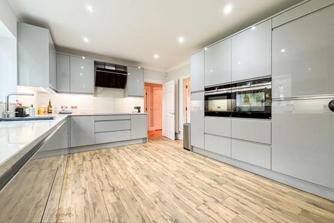 5 bedroom detached house for sale, Bramhall Drive, Washington NE38