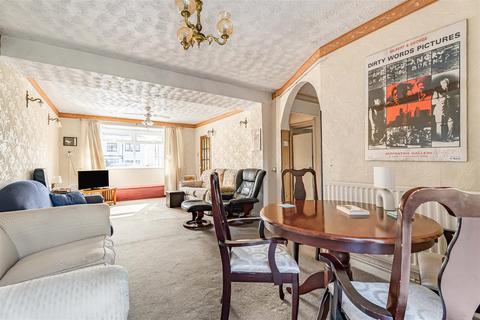 3 bedroom semi-detached house for sale, Valentines Way, Romford