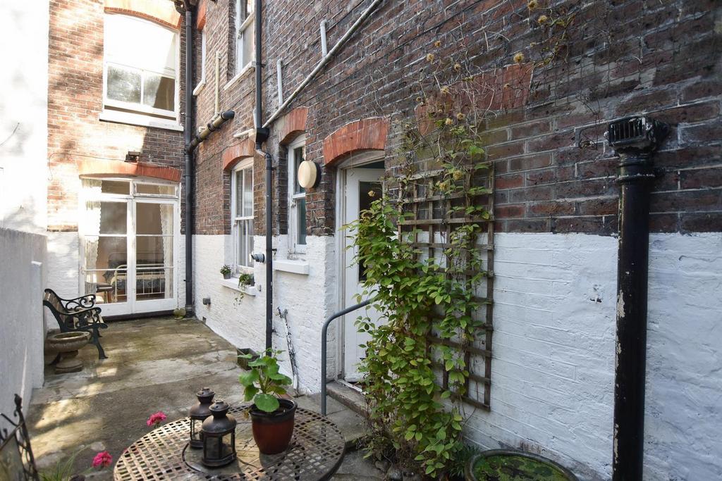 Rear courtyard