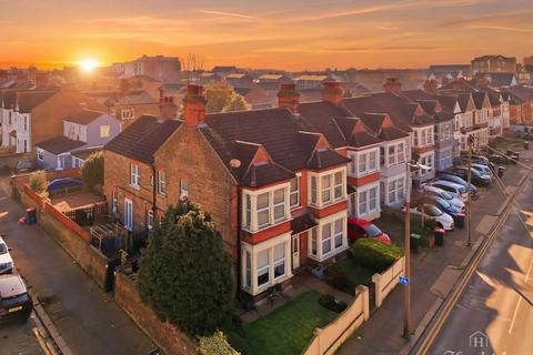 undefined, Bournemouth Park Road, Southend-on-sea, SS2 5