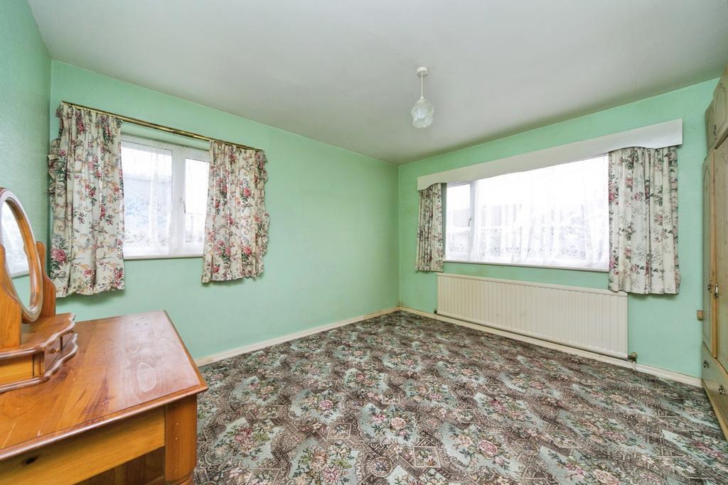 Bedroom/Dining Room