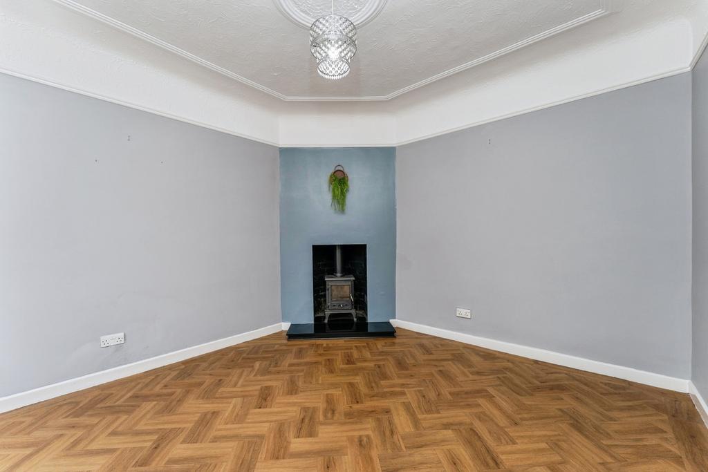 Frontliving Room