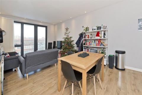 2 bedroom flat to rent, Stewarts Lodge, London SW8