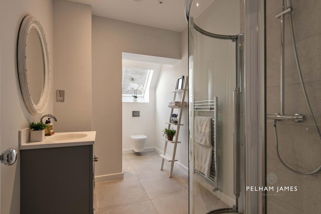 En Suite, 51 Casterton Road, Stamford