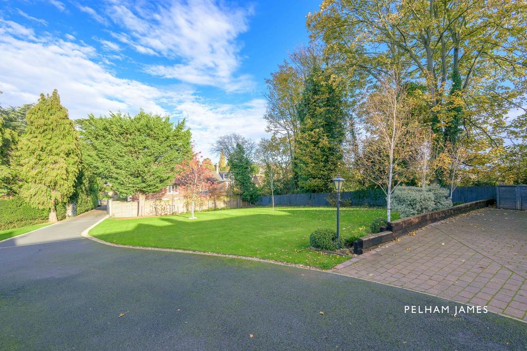 Private Driveway, 51 Casterton Road, Stamford