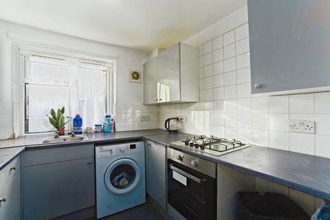 2 bedroom ground floor flat for sale, Beulah Crescent, Thornton Heath, CR7