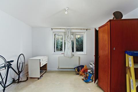 2 bedroom ground floor flat for sale, Beulah Crescent, Thornton Heath, CR7