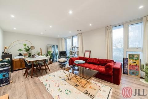 3 bedroom apartment to rent, Newnton Close London N4