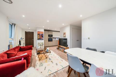 3 bedroom apartment to rent, Newnton Close London N4