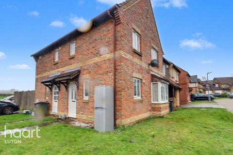 2 bedroom end of terrace house for sale, The Belfry, Luton