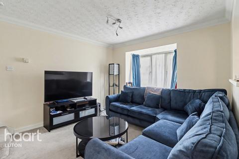 2 bedroom end of terrace house for sale, The Belfry, Luton