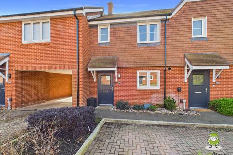3 bedroom terraced house for sale, FISHBOURNE GARDENS, CHINEHAM, BASINGSTOKE, RG24