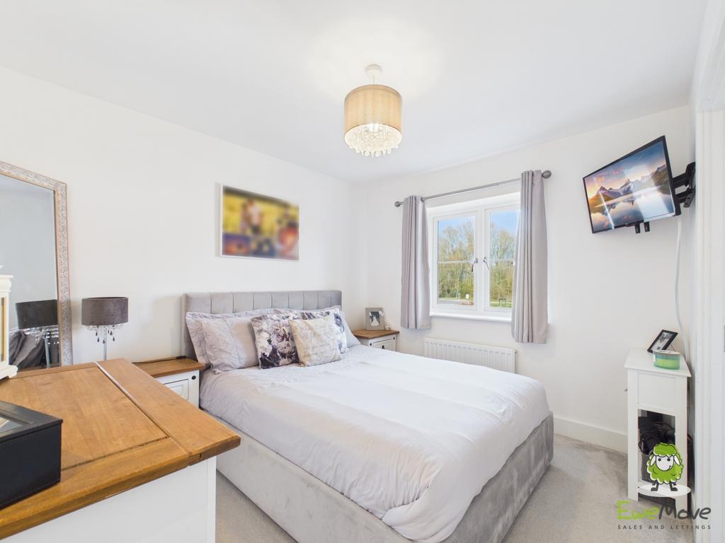 Ewe Move Estate Agents Basingstoke - Fishbourne