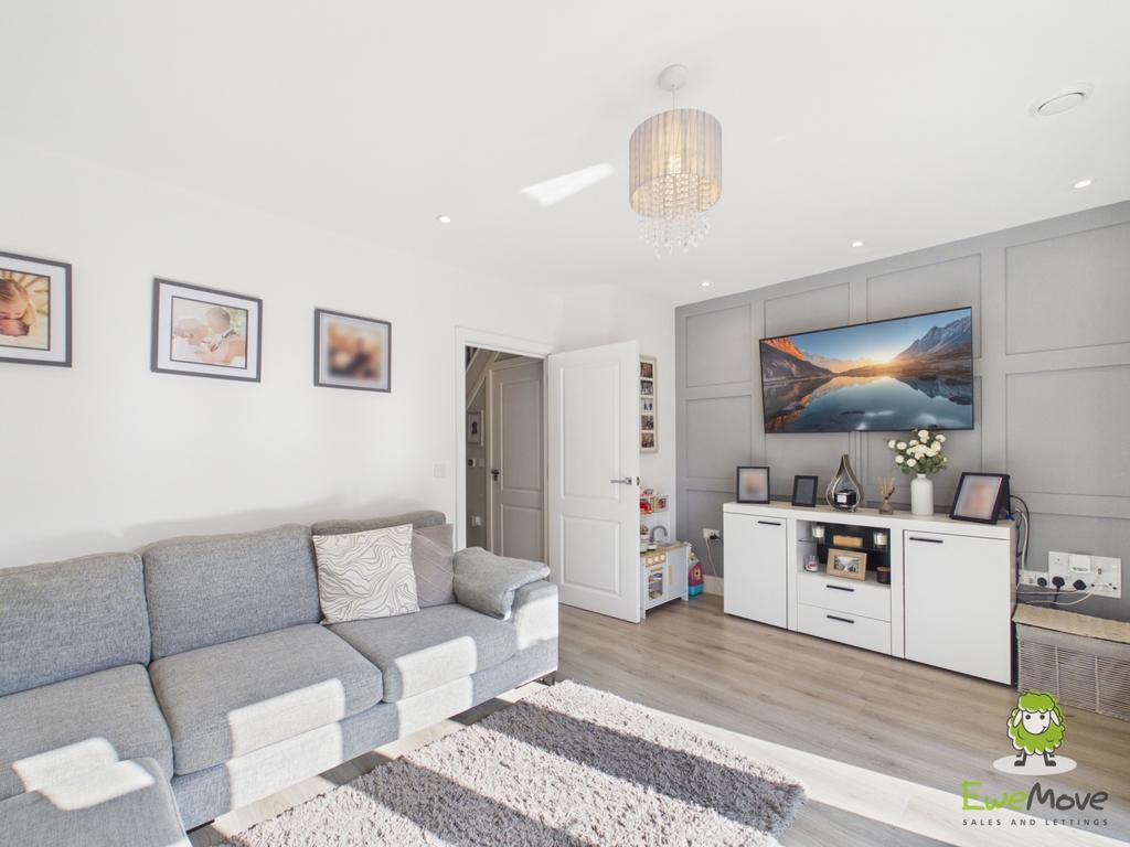 Ewe Move Estate Agents Basingstoke - Fishbourne