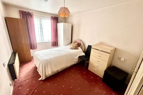1 bedroom flat to rent, Glebelands Avenue, London, E18