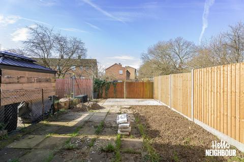 3 bedroom semi-detached house to rent, Warrens Shawe Lane, Edgware, HA8