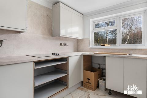 3 bedroom semi-detached house to rent, Warrens Shawe Lane, Edgware, HA8