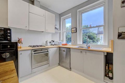2 bedroom flat for sale, Castelnau Gardens, London SW13