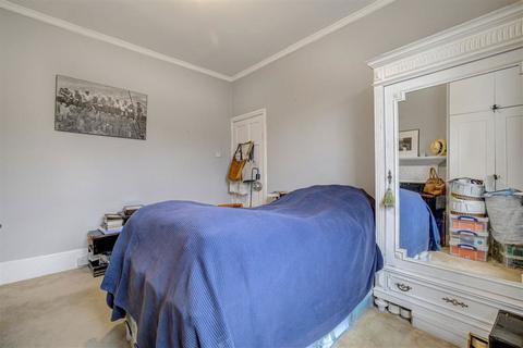 2 bedroom flat for sale, Castelnau Gardens, London SW13