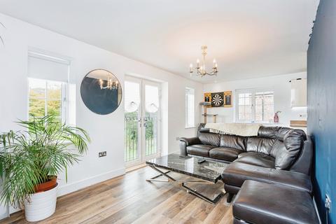 1 bedroom flat for sale, Hurstfield Crescent, Haywards Heath