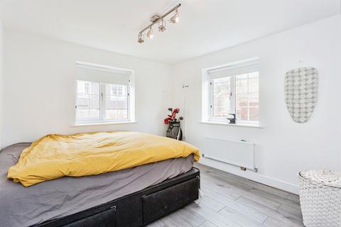 1 bedroom flat for sale, Hurstfield Crescent, Haywards Heath