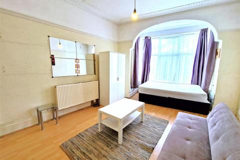 undefined, Hollyshaw Lane, Leeds