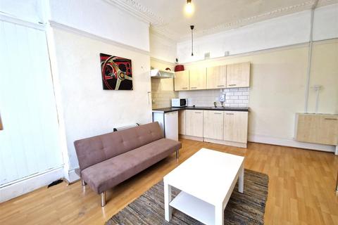 undefined, Hollyshaw Lane, Leeds