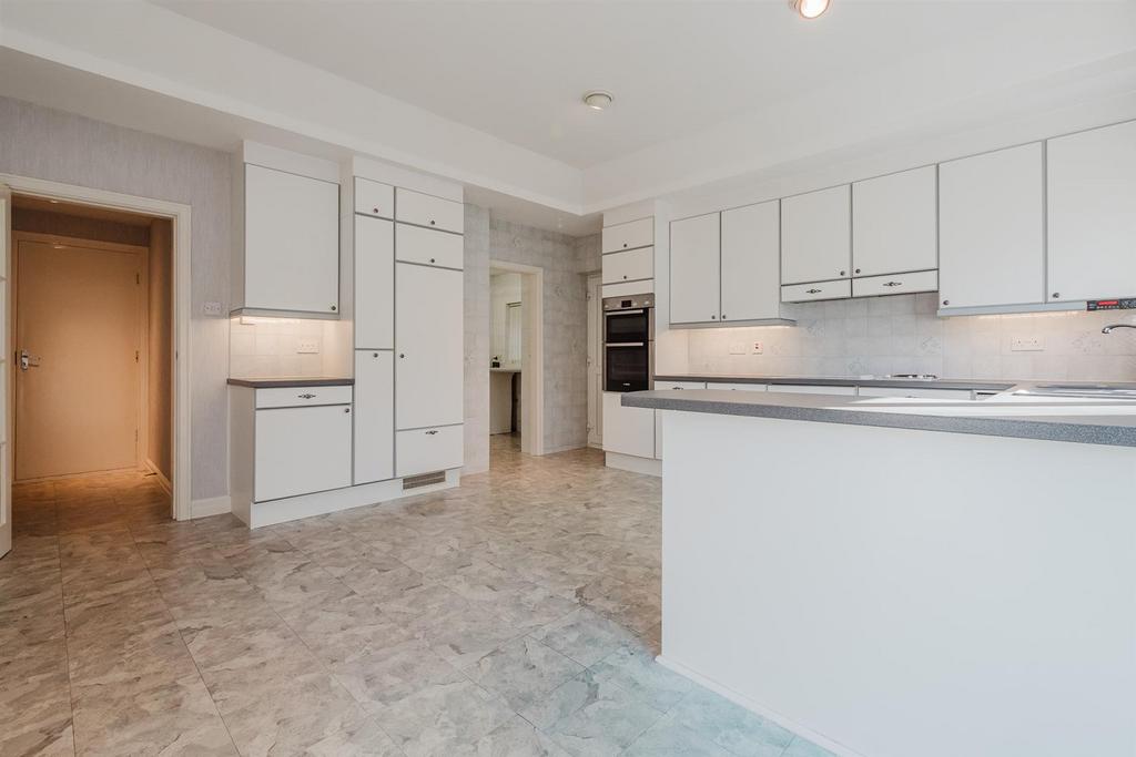 Dining kitchen