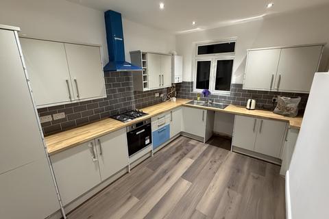 3 bedroom flat to rent, London, SE20
