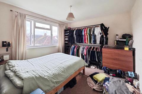 2 bedroom flat to rent, Thornford Gardens, Southend-On-Sea